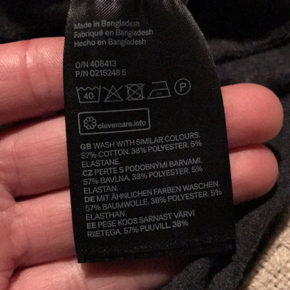 H&M basic small V-neck tee - Picture 5 of 5